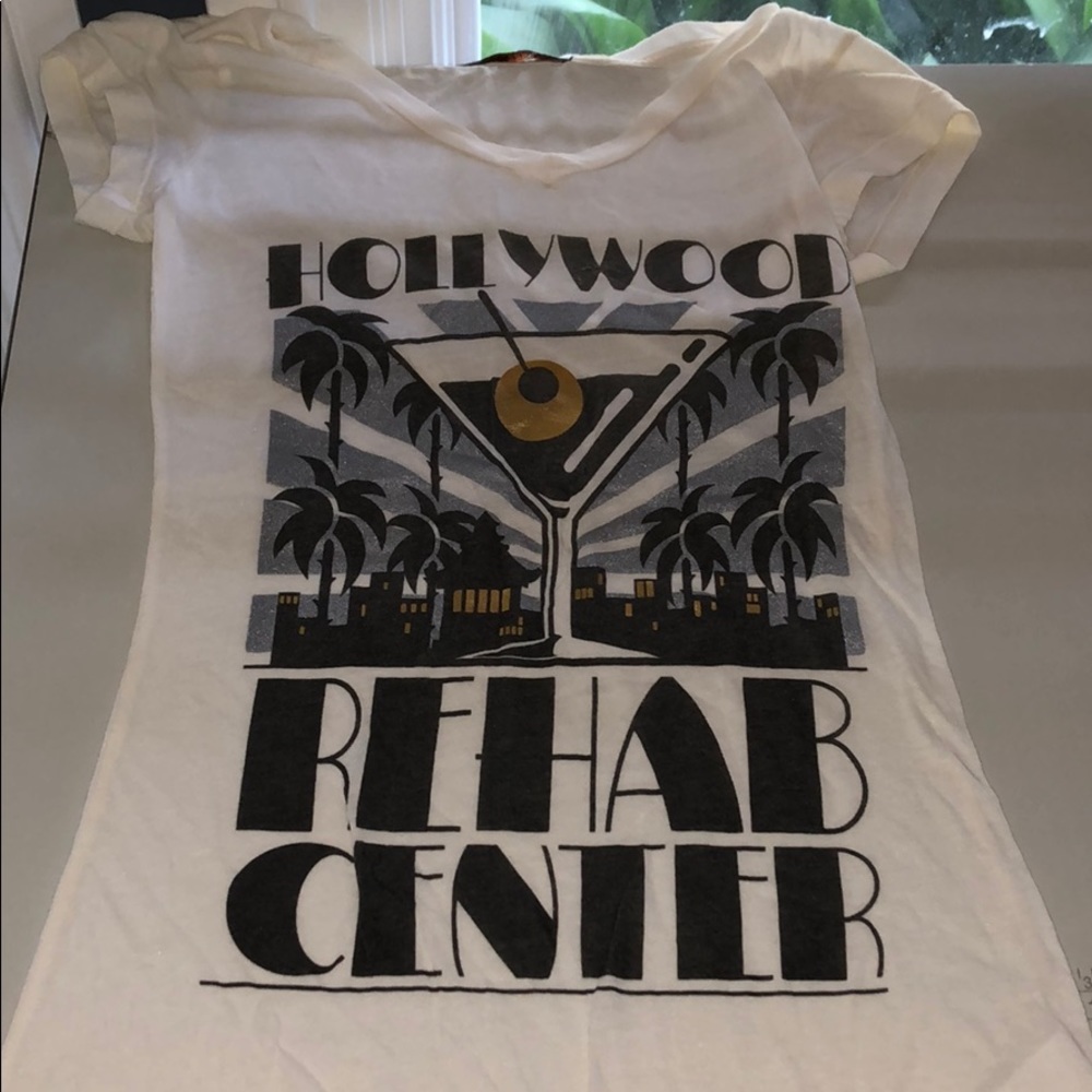 Trash and luxury tee size small never worn